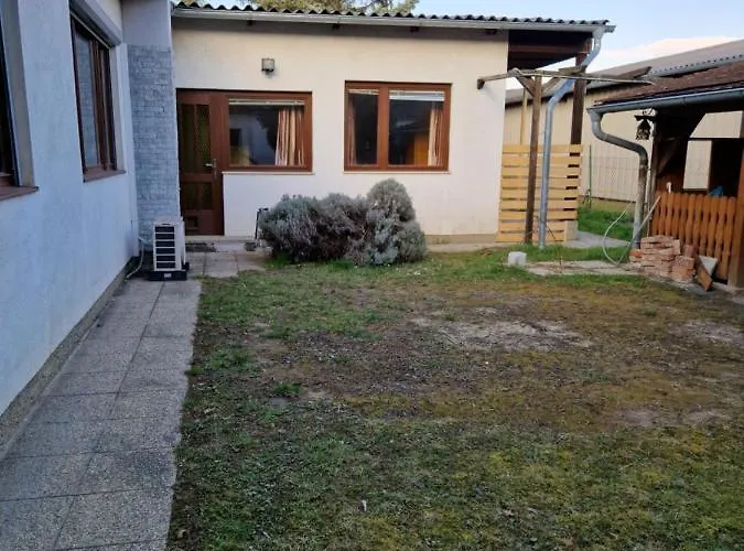 Drkarlrennergarten Vakantiehuis *